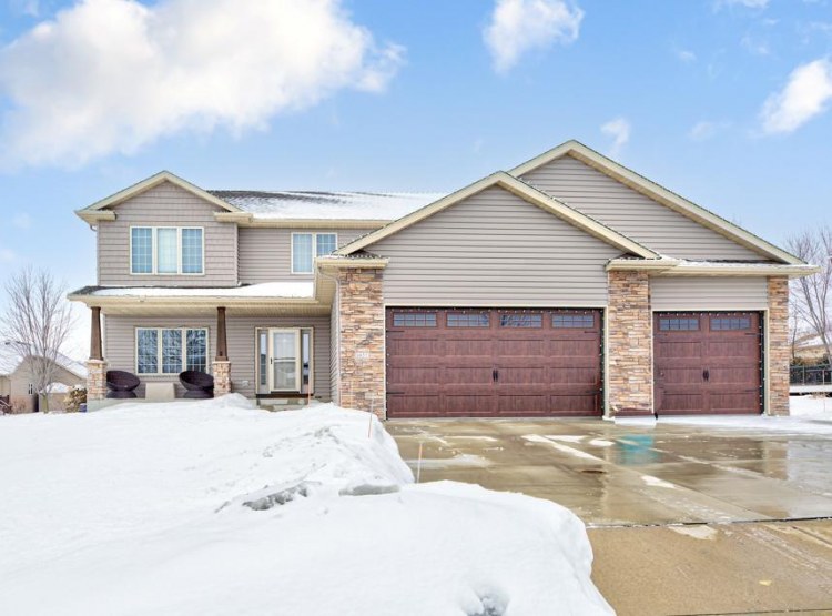 1655 Gray Fox Drive, Owatonna, MN 55060