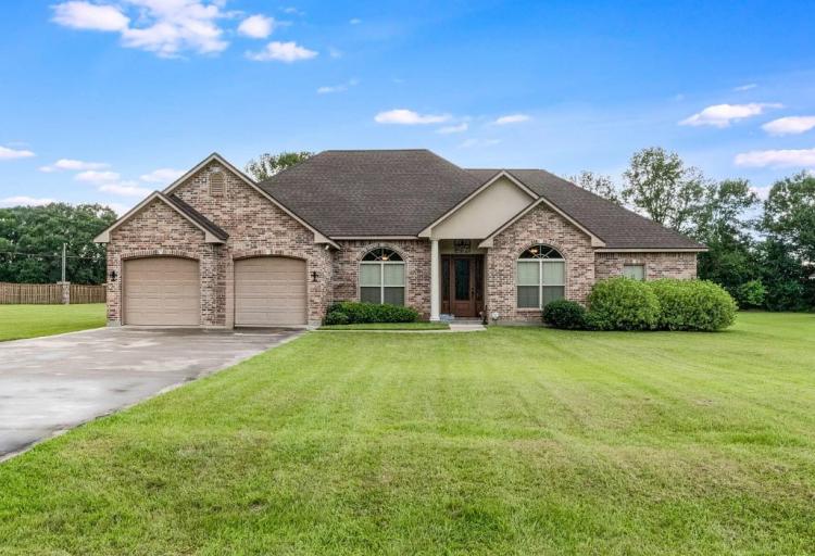 117 Christian Point Rd, Opelousas, LA 70570