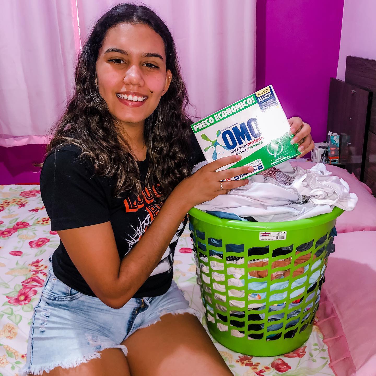 Ele chegou, a @omobrasil revolucionou com esse lava-roupas.

Agora deixar as suas roupas bem higienizadas ficou super fácil, com o novo Omo Sanitizante, ele tem 10 benefícios: remove manchas, sinitiza e higieniza, combate germes e bactérias, não deixa resíduos que danificam as roupas, cuida das cores, pó ultrafino de rápida dissolução, com tensoativo biodegradável, remoção de manchas, além de um cheirinho delicioso, ele é super econômico é essencial nesse momento de pandemia, até porque precisamos nos cuidar e cuidar de quem amamos, ele é o primeiro lava-roupas com 100% de eficácia comprovada contra o Covid-19, aqui em casa a gente ja usa e confia, não perde tempo, corre pro supermercado ou compre on-line.

Cuide-se e cuide do próximo 🥰

@omobrasil #OmoSanitizante #PoderDoSomos #SquidBrandLovers @squiditapp