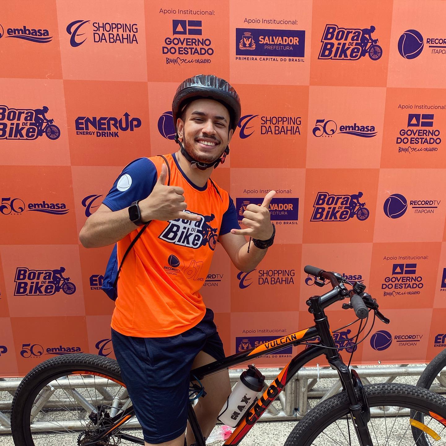 A prática do esporte é fundamental para a nossa saúde. 😁🚴‍♂️

Participando do 1° #boradebike promovido pela @recordtvitapoan em Salvador, em comemoração dos seus 61 anos. Foi um evento top de ciclismo com competições e passeio.

Valeu, Bora de Bike Salvador!! 
•
•
•
•
•
#boradebikesalvador #boradebike #bike #saúde #borapedalar #salvador #bahia #tvrecord #recordtvitapoan #ciclistas #ciclismo #mercadomodelosalvador #mercadomodelo