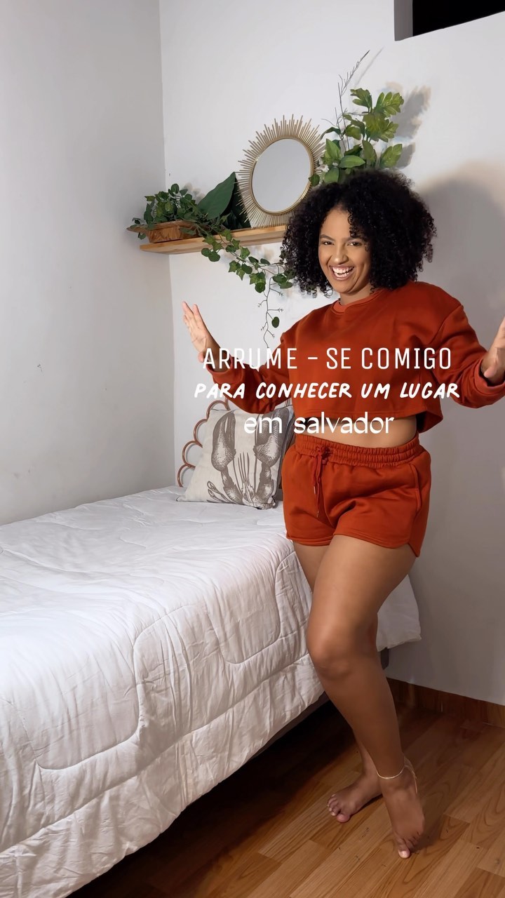 Vamos de arrume-se comigo para conhecer um cantinho em Salvador? 🌿

Já começamos na escolha do look, apostamos no verdinho pra combinar com o ambiente que é bastante natureza e logo em seguida aquele cafézinho que não pode faltar, né? 
E pra isso, temos o @cafe_santaclara tradicional torrado e moído pra dar aquele “uppp” no dia dia 🤍🌱

Agora partimos para nosso destino: Jardim botânico em Salvador, um lugar super tranquilo, delicioso de passar a tarde e com variedade de árvores 🌲 e o melhor: identificadas 🌳 e ahhh, fica localizado bem ali em São Marcos na avn São Rafael! 

#cafesantaclara #café #cafe #oquefazeremsalvador #arrumesecomigo #verao #verao2023 #baiano #bahia #agendaturistica #passeio #jardimbotanico #jardimbotanicosalvador #naturezaperfeita #nature #natureza #dicas #dicasviagem #adventure #publicidad