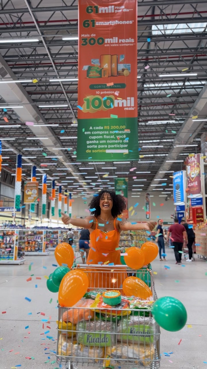 Lugar ideal para compras em Salvador?

Claro que estamos falando do @atacadaosa.oficial, a maior rede atacadista do Brasil, que está completando 61 anos em grande estilo. 💚🧡

Nesse mês de abril está rolando sorteio de milhões em prêmios. São 61mil reais por dia, 61 smartphones, mais de 300 mil em vales-compras e no sorteio final 10 prêmios de 100 mil reais. 😱

E para participar é fácil: a cada 200 reais em compras no mesmo cupom fiscal, você gera um código promocional, cadastra esse cupom no site da promoção ou pelo WhatsApp (11 4040-2866) e irá gerar o seu número da sorte!
Depois, é  só torcer pelo seu prêmio! 🤞

Então já corre para uma das lojas do Parceirão mais próxima de você! 🏃‍♀️

Somente Salvador tem 10 lojas e são 29 lojas no estado da Bahia. Agora aproveita e segue @atacadaosa.oficial para ficar de olho em tudo e veja o regulamento completo da promoção em: 
www.aniversárioatacadao.com.br

• publi