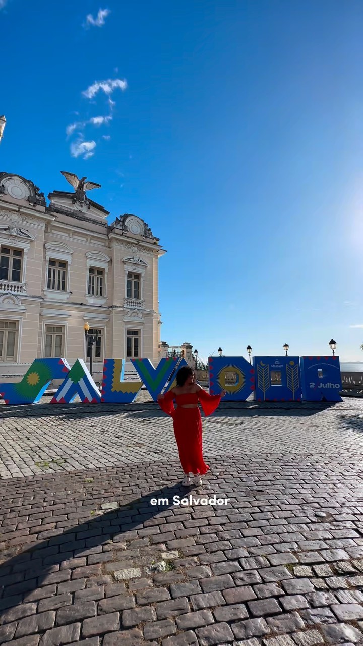 Dica de rolê em Salvador ❤️

É de lei a visita no centro histórico, você consegue fazer diversas atividades e conhecer vários lugares numa tarde só!
Recomendo seguir essa lista: 

1- visitar o elevador Lacerda
2- Apreciar a vista ao subir e tomar o famoso maltado de coco 
3- passar pela cruz caída e registrar aquelas fotos 
4- conhecer a casa do carnaval
5- andar pelas ruas do Pelourinho para desbravar as ruas, museus, experimentar o suco de coco com limão e se apaixonar por Salvador 

E claro, para o match perfeito ter a internet da @clarobrasil como sua aliada, onde você consegue chamar aquele transporte nos aplicativos, postar foto em tempo real e o melhor: de forma super rápida! Afinal, a internet móvel da Claro é a mais rápida do Brasil eleita pelo 6º ano seguido pela Speedtest by Ookla ®️.

#publicidade @clarobrasil