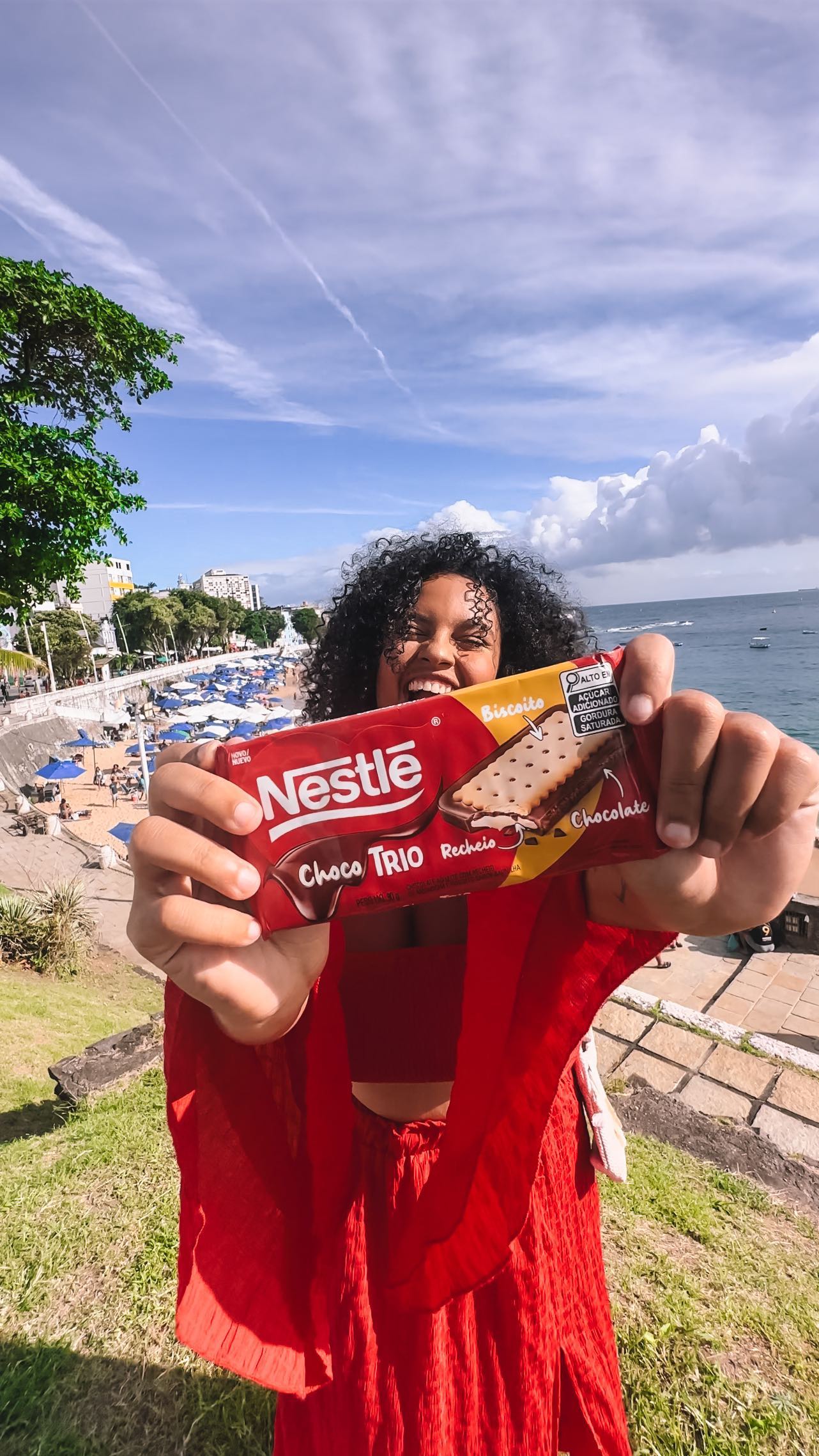 Está todo mundo comentando, então claro que teria review aqui também! 🎉

Vocês já experimentaram o novo Nestlé Choco Choco Trio @nestlechocolates? 
Nada mais, nada menos que Chocolate + Biscoito + Recheio 
E juro pra vocês: nunca experimentei nada igual! 
É realmente de se lambuzar! 😋
Indico de olhos fechados para todo mundo experimentar e depois volta aqui pra me contar… 🙋‍♀
E quem é do time que já experimentou, o que achou? 👀

@nestlechocolates #deumatch #matchperfeito #nestlechocolates #publicidade #chocomatch