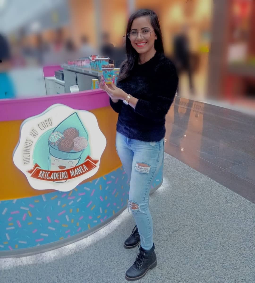 Eai meu povo!
Fui conhecer a @brigadeiromaniactba que fica no @shoppingpalladium no piso L3. 
Uma ótima opção para que ama doces e bolos. 
Arrasta pro lado e confere!!! 🥰😍