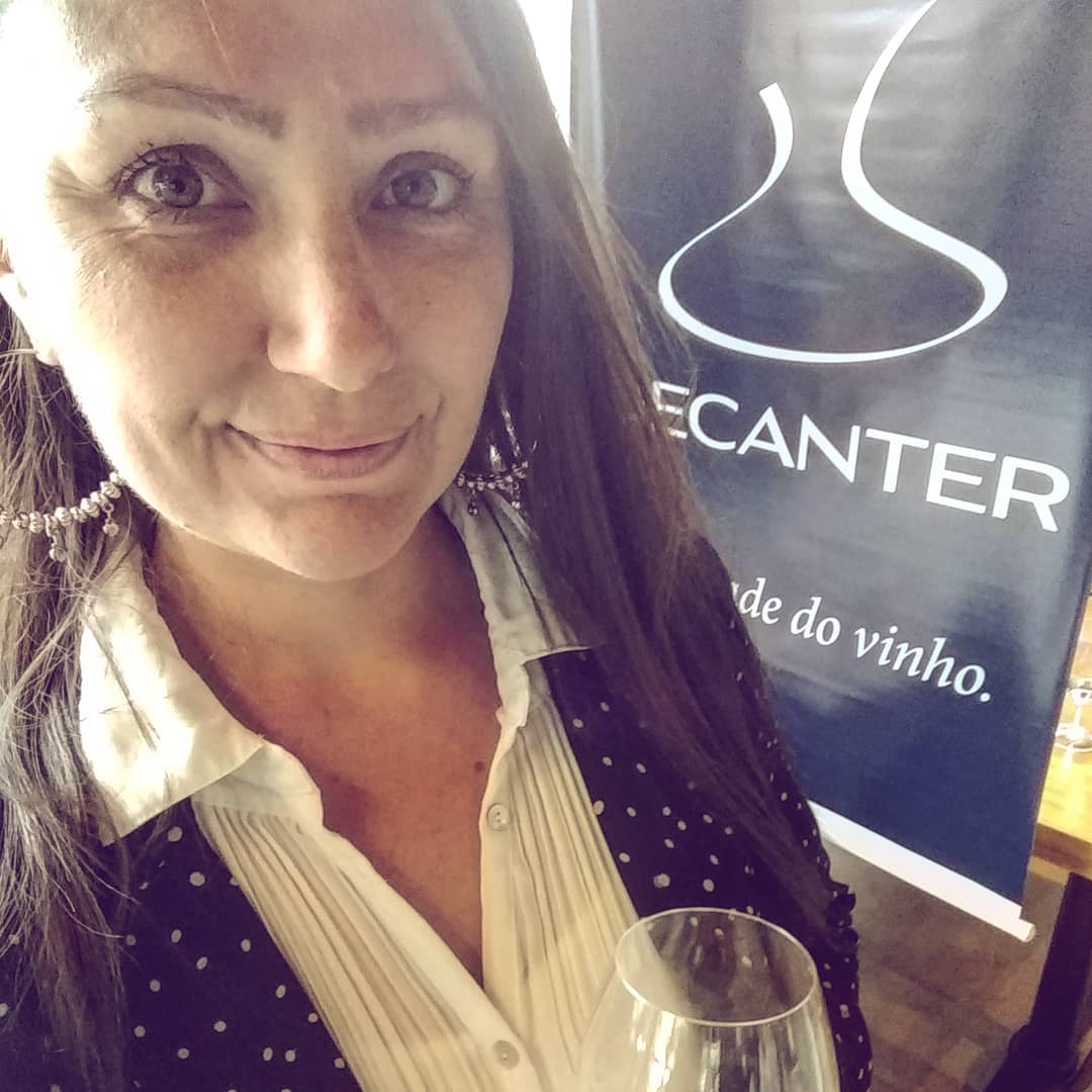 Decanter Wine Day especial Novo Mundo 😍
Presença de produtores, apresentação de portfólio e degustação de rótulos incríveis trazidos por essa que é uma das maiores e mais sérias importadoras do país.

Em breve faço uma postagem no blog com os destaques que vi por aqui! Por enquanto, se liguem nos stories! Uma segunda deliciosa!  @decanter_vinhos

#decanter #decanterwineday #wine #vinho #vino #evento #riodejaneiro