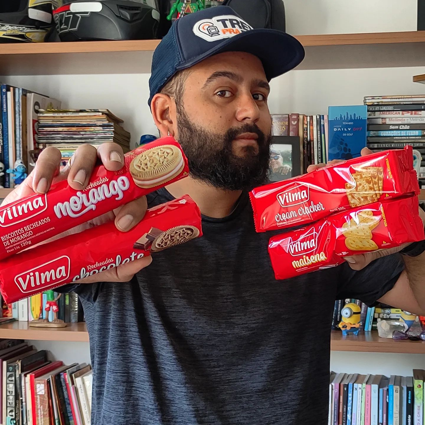 EU SIGO BISCOITANDO...

No último dia 20 de julho, na semana passada mermo, uai, foi celebrado o Dia do Biscoito. E, com a @vilmaalimentos, eu biscoitei bonito por aqui, viu?!

A ação, em que o projeto Trem Pra Fazer foi parceiro da Vilma Alimentos, empresa que está sediada na minha tão amada Contagem (MG) e que tem 96 anos de história, teve como foco o maravilhoso @institutomariopenna.

É que o dinheiro arrecadado em um brinquedo da Vilma, uma espécie de garra humana montada no espaço do Minas Shopping, será todo destinado para as ações do Instituto Mário Penna, especializado em oncologia.

Sabendo da total seriedade do Mário Penna, eu, é claro, não poderia deixar de Biscoitar com a Vilma Alimentos.

📍 O brinquedo da Vilma ficará disponível até dia 27.

#parceria
#vilmaalimentos #biscoitosvilma
#tremprafazer #tremprafazerbh
#mariopenna #institutomariopenna
#oncologia #tratamentos #saude
#contagem #belohorizonte #MG