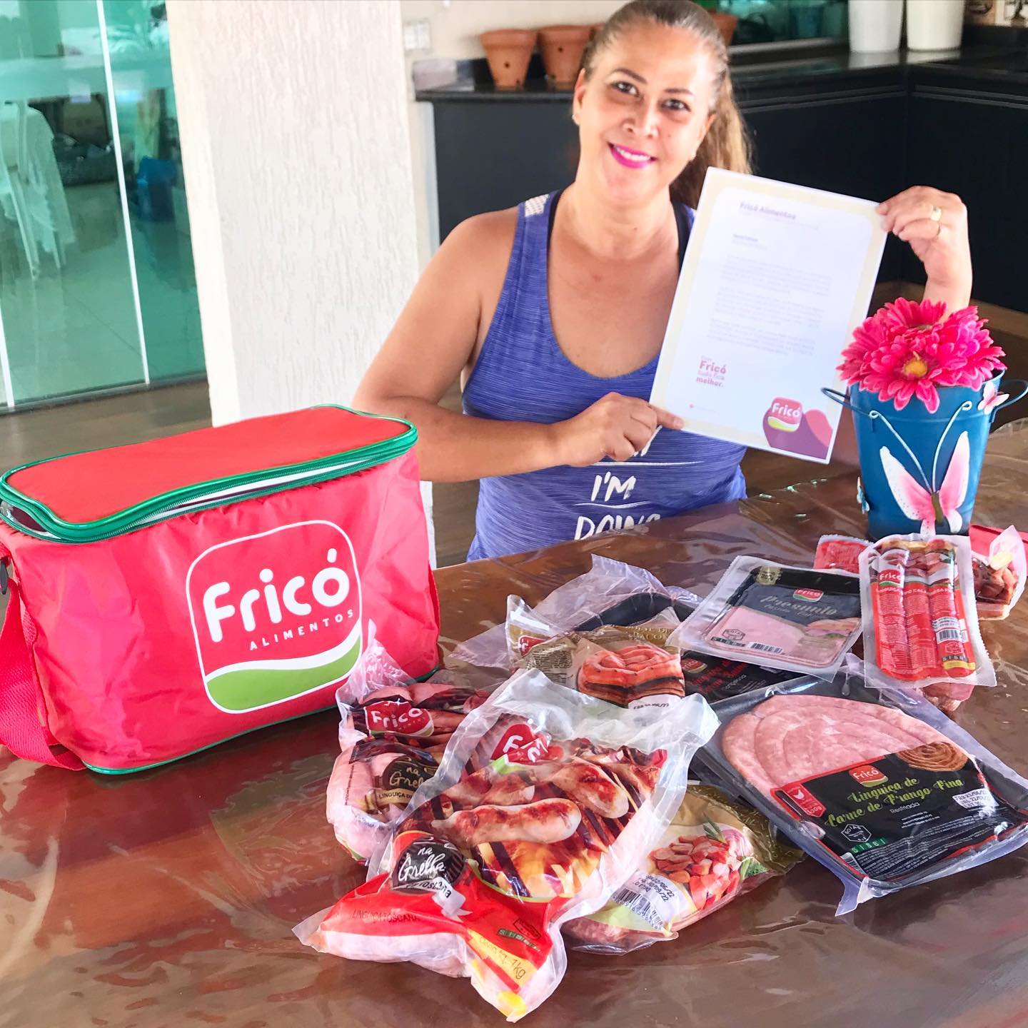 Hello 👋 Amorezas Blue💙🌎🙏🏻❤️

Hoje meu coração está tão feliz?! 
Olha só quem apareceu no meu Mundinho Azul me ofertando esse Presskit maravilhoso cheio de delícias?! 
@fricoalimentos que comemora em 2022  mais de 30 anos de existência em milhares de mesas com muita  excelência, alta qualidade de produtos e muito carinho pelos consumidores, parceiros e amigos! 
#arrasteparaolado 👉🏻👉🏻👉🏻👉🏻👉🏻
❤️
Pensa na felicidade da pessoa aqui? Pensa nas delícias que vamos ter por aqui? Pensou?????? 
Agora multiplica!!!!!!
❤️
“Com Fricó tudo 
fica  melhor!” 
❤️
@fricoalimentos “Nos oferecendo sabor e qualidade, transformando uma simples refeição em um momento inesquecível!” 
Nos surpreendendo!! #fricó 

#fricóalimentos #sabor #qualidade
#alimentos #𝚓𝚞𝚛𝚊m  #influencer 
#influenciadoradigital #publi
#recebidos #presskit #segundafeira #tks #tksgod #gratidao #obrigada #bymeumundoblue #vaniablue #fy