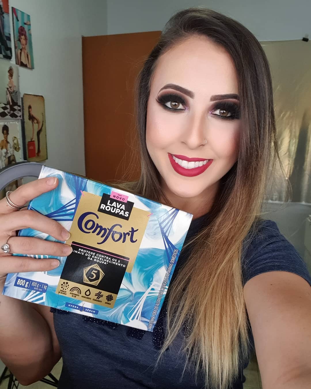 Pausa nos vídeos de make para mostrar pra vocês mais uma super novidade!
Você sabia que agora Comfort não é só amaciante?! Agora o tratamento é completo, @comfortbrasil também é Lava Roupas! Ele age como um shampoo, limpando as fibras dos tecidos sem danificá-las, removendo as bolinhas e realçando as cores. E o amaciante Comfort faz um papel similar ao de um condicionador: Alinha os fios, mantém a forma original e sela as fibras durante a lavagem, reduzindo o atrito e futuros danos.
Ficou muito mais fácil dar #vidalongaàsroupas com esse tratamento completo que limpa, trata e recupera as fibras dos tecidos com uma fragrância incrível.
#vidalongaàsroupas #Comfort #comfortbrasil #Publi #BomDia #Beijos