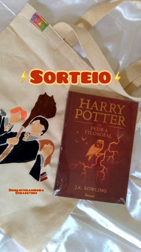 ⚡SORTEIO ESPECIAL 20 ANOS DE HARRY POTTER NO CINEMA!⚡

Para comemorar esse marco para os potterheads de todas as idades, preparamos um sorteio com 2 itens lindos pra vocês:

⚡1 ecobag pintada à mão;
⚡1 livro capa dura de HP.

GANHADORA: @alicia._.maria_