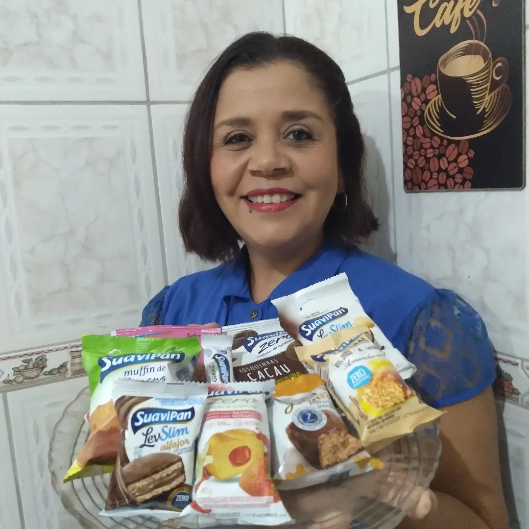 Olá  seguidoces queridos! Hoje trago pra vocês  mais uma parceria de sucesso. @suavipan. Eles tem uma linha completa de produtos com sabor, qualidade e nutrição. Zero açúcar, orgânicos,  veganos , integrais são as opções  para uma alimentação  saborosa e muito saudável. 
Para conhecer e adquirir a linha completa de delicias acesse o site loja.suavipan.com.br/
Fique ligado por aqui que vou apresentar cada um de seus produtos.

___________________
Valéria Santos👩🏻‍🍳
🎂 Especialista em cakes
🧁 Doces Finos
🫕 Comidas e
🎁 Cestas Finas 

Agendamento e orçamentos pelo whatsapp, link direto na bio. 

#cakeboss 
#cakelovers 
#cakes #bolosdecorados 
#doces 
#docesgourmet