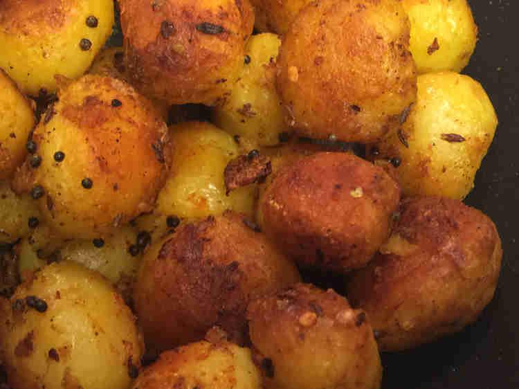 Roasted baby potatoes (South Indian)