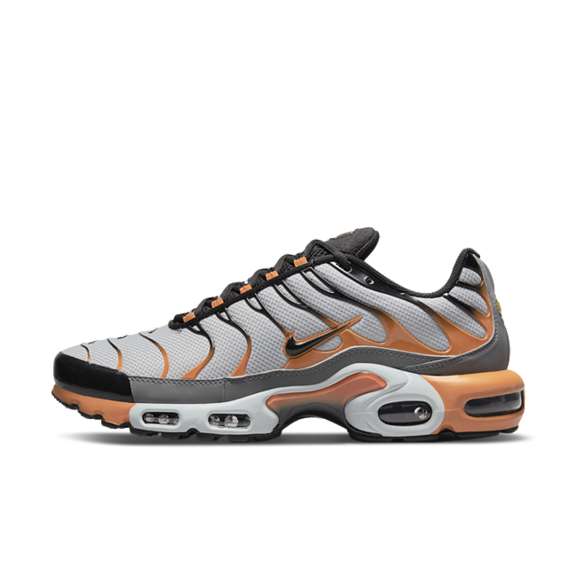 Nike Air Max Plus DM0032-001 01