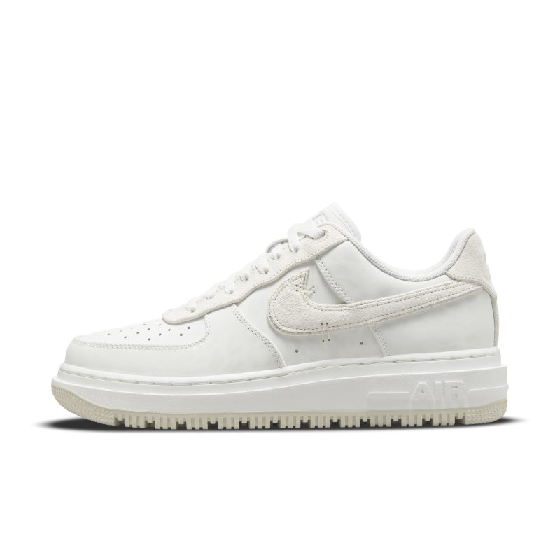 Nike Air Force 1 Luxe