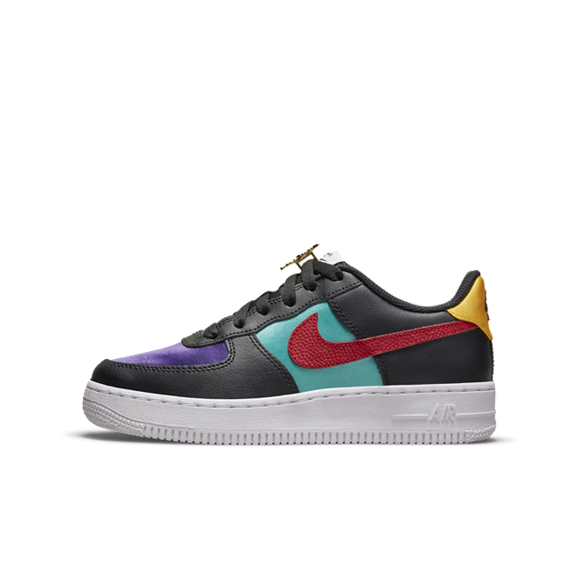 Nike Air Force 1 LV8 EMB x NBA x WNBA DN4178-001 01