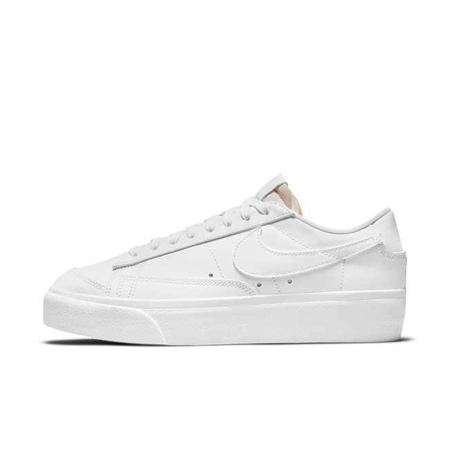 Nike Blazer Low Platform DJ0292-100 01