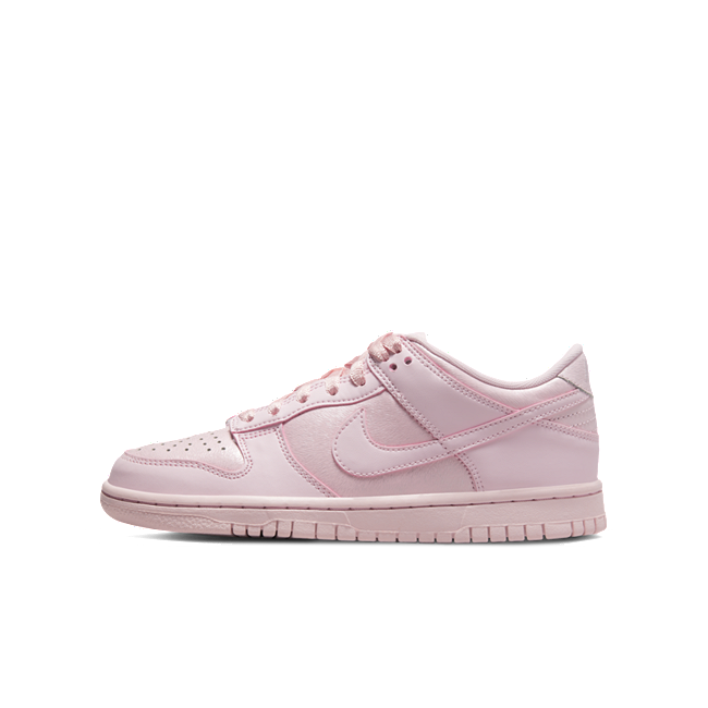 Nike Dunk Low SE 921803-601 01