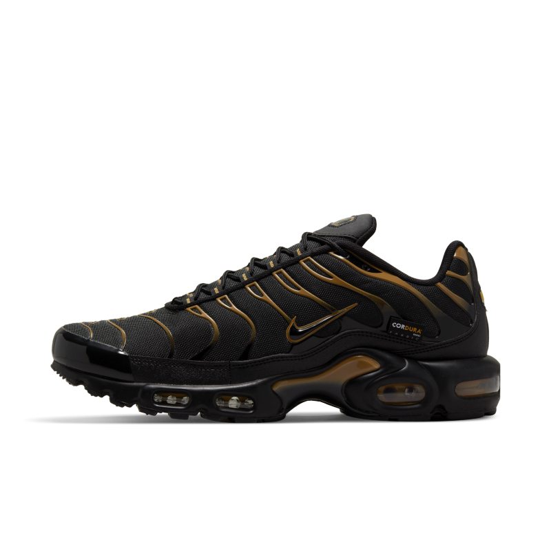 Nike Air Max Plus DO6700-001 01