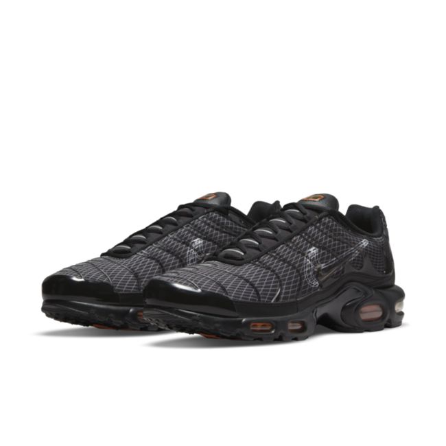 Nike Air Max Plus DR0138-001 02