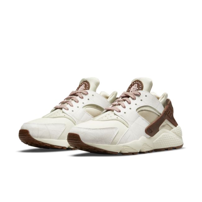 Nike Air Huarache DM9463-100 04