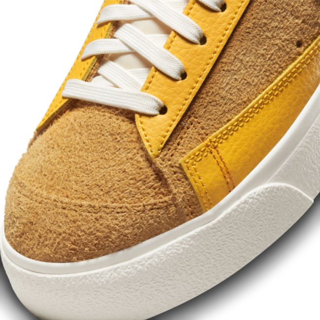 Nike Blazer Low Platform DO6721-700 03