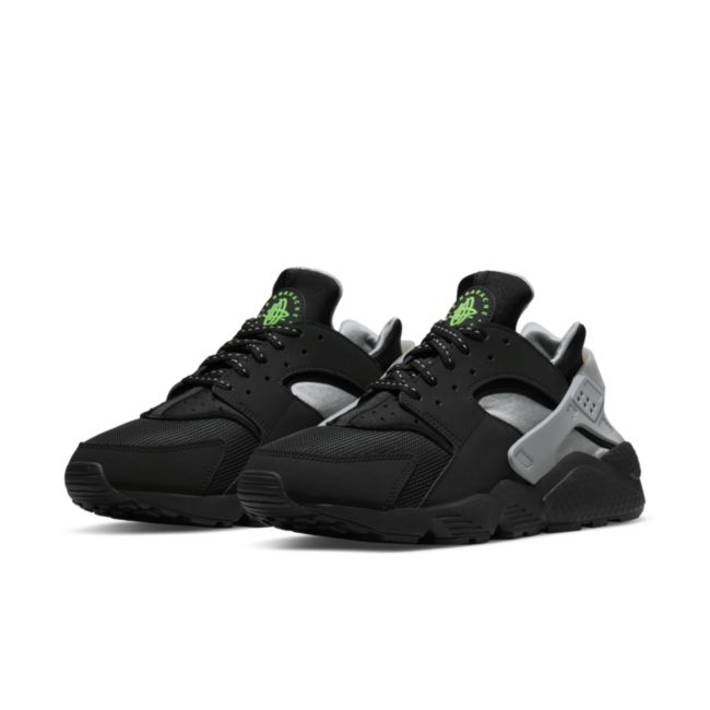 Nike Air Huarache DR0141-001 04