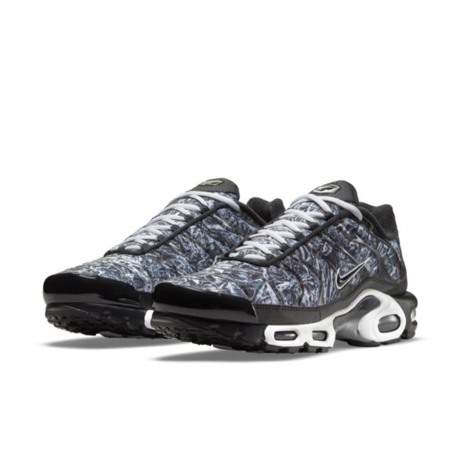 Nike Air Max Plus DO6384-001 02