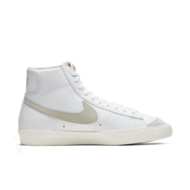 Nike Blazer Mid '77 Vintage BQ6806-106 02