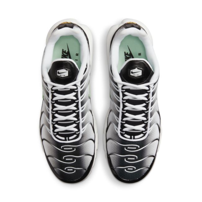 Nike Air Max Plus DH4776-100 02