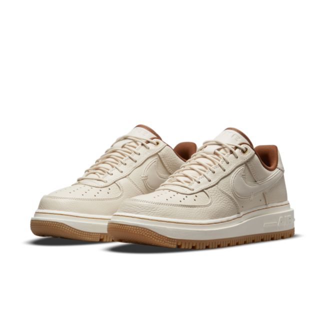 Nike Air Force 1 Luxe DB4109-200 04