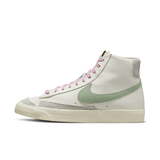 Nike Blazer Mid '77 SE Dance 