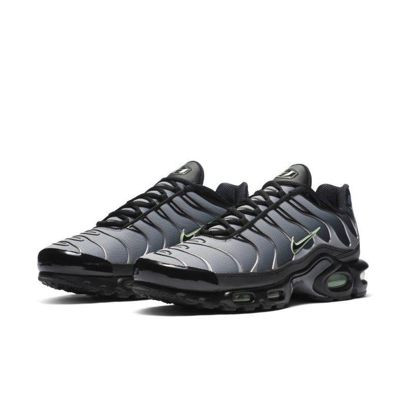 Nike Air Max Plus CZ7552-001 02