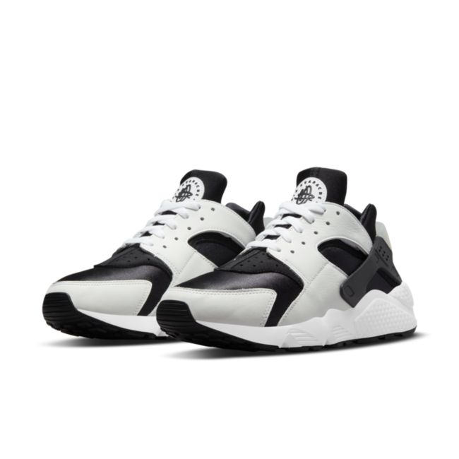 Nike Air Huarache DD1068-001 02