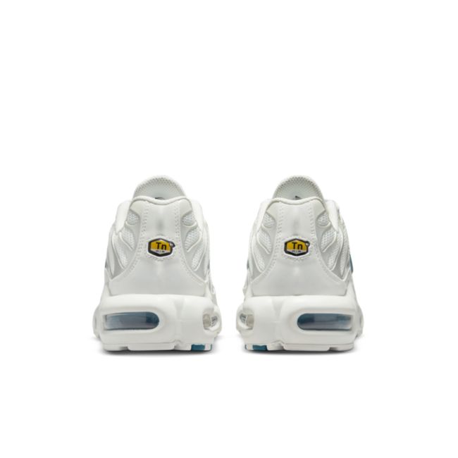 Nike Air Max Plus DR7853-100 02