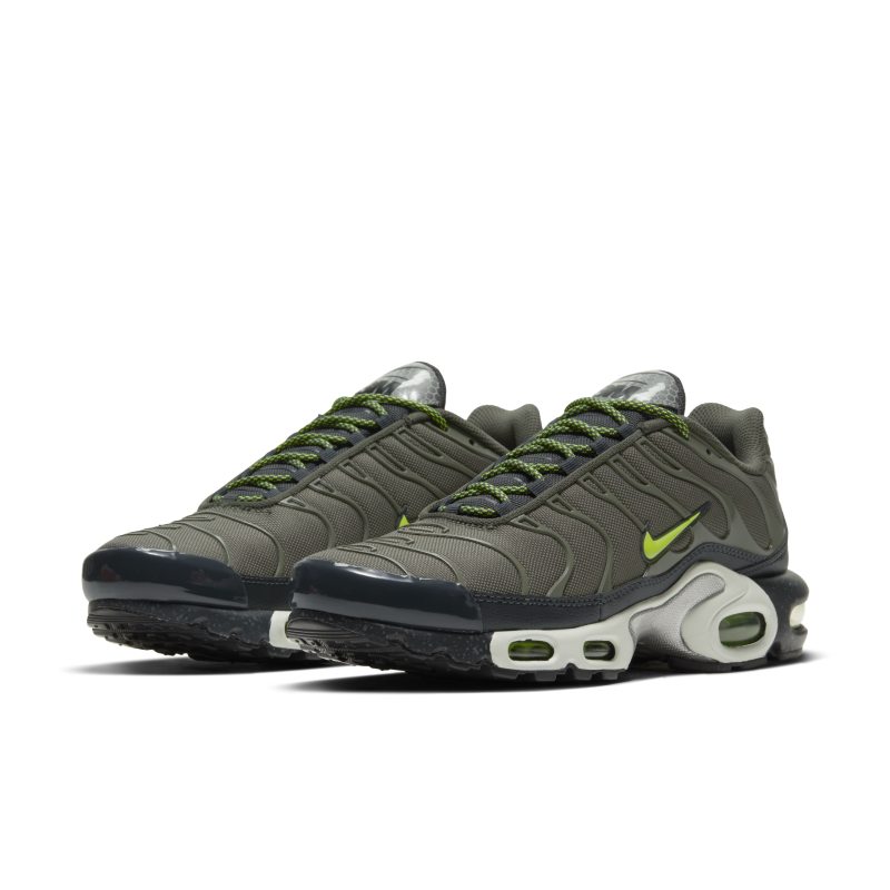 Nike Air Max Plus SE DB4609-300 02