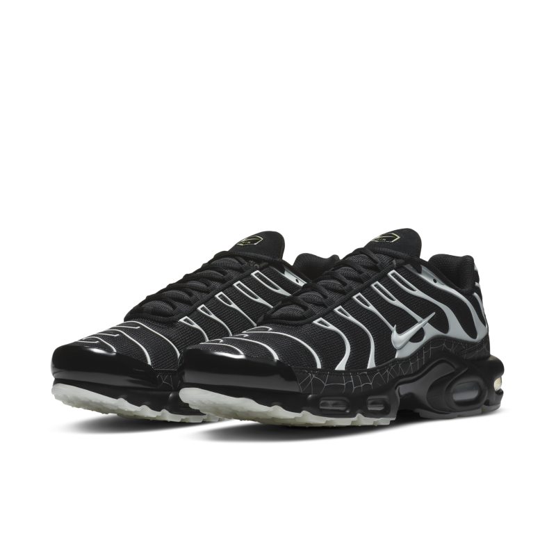 Nike Air Max Plus DD4004-001 02