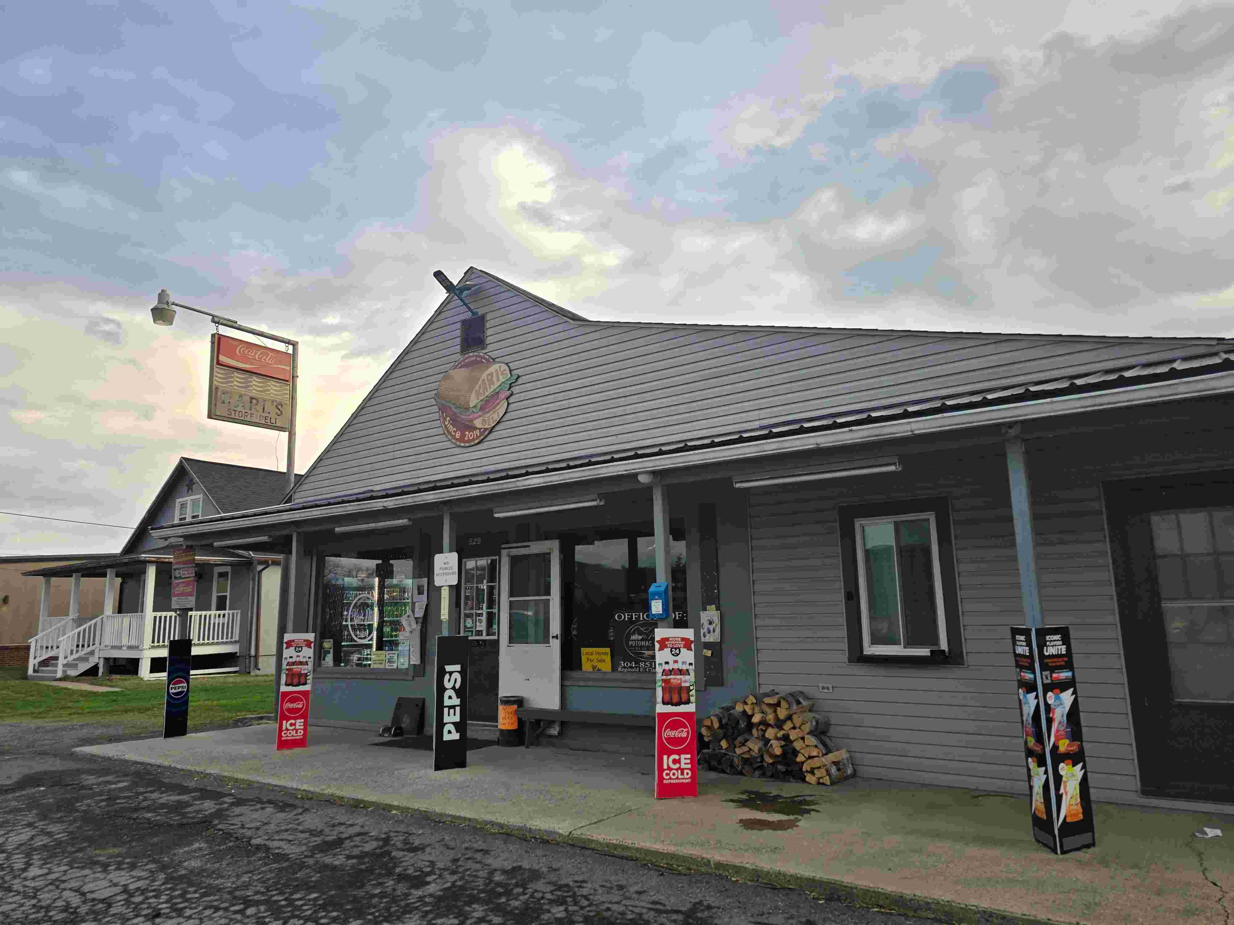 Photo of Carl's Deli