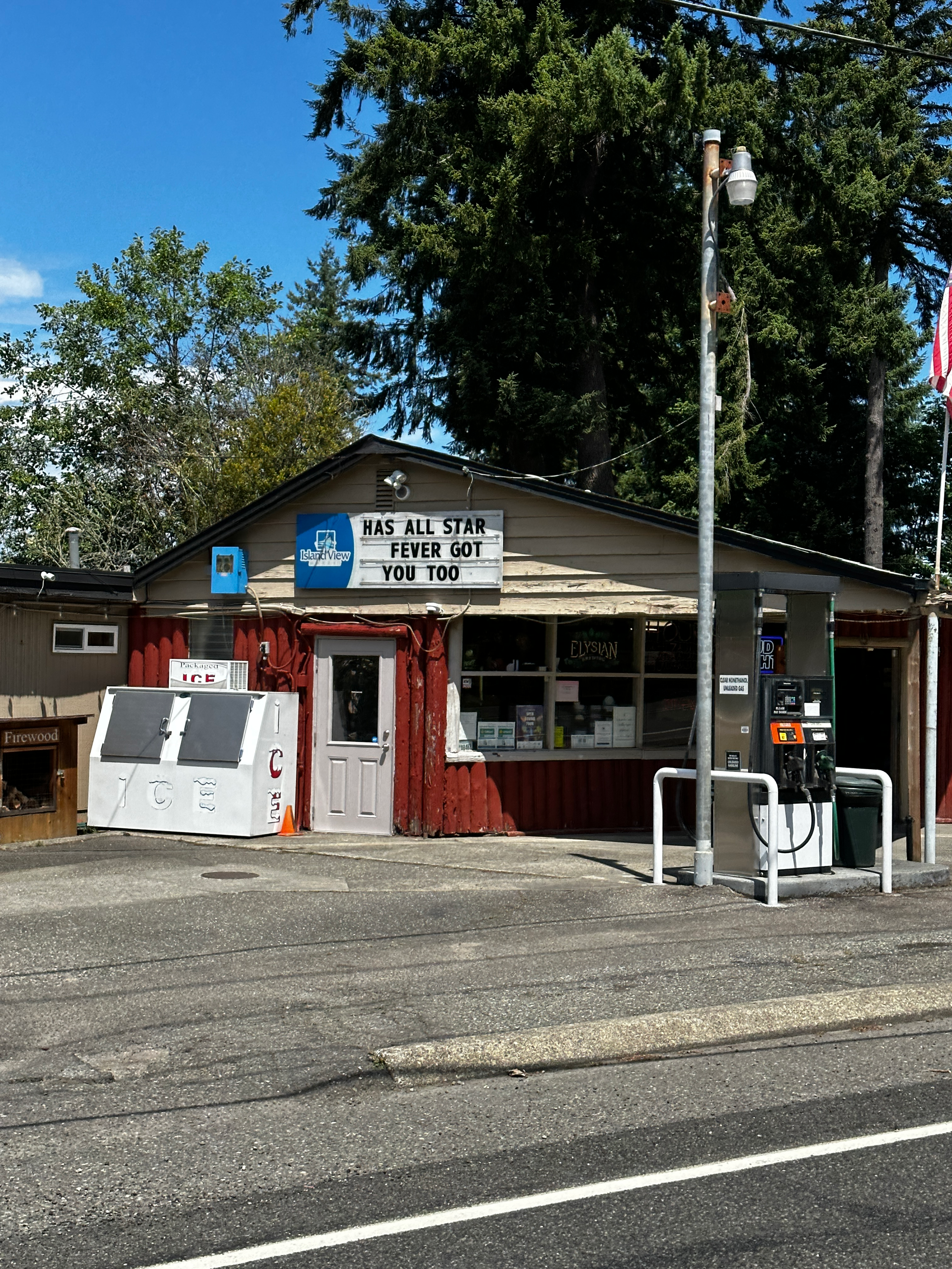 Photo of Island View Market