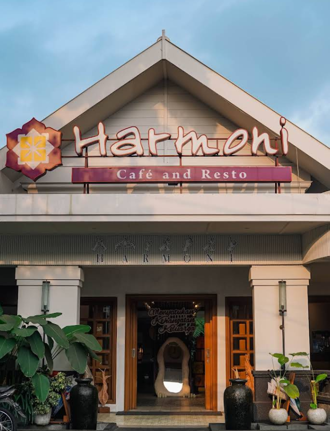 Harmoni Cafe and Resto