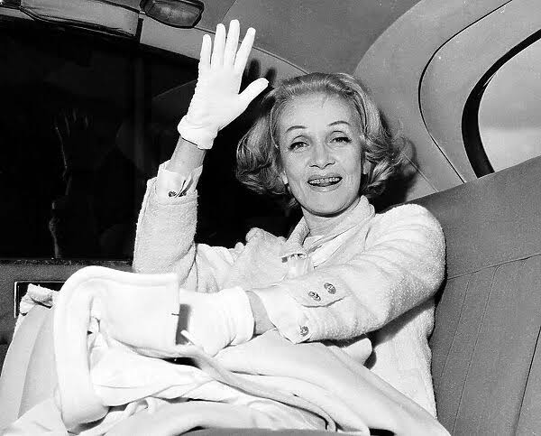 photo-Marlene Dietrich 1992