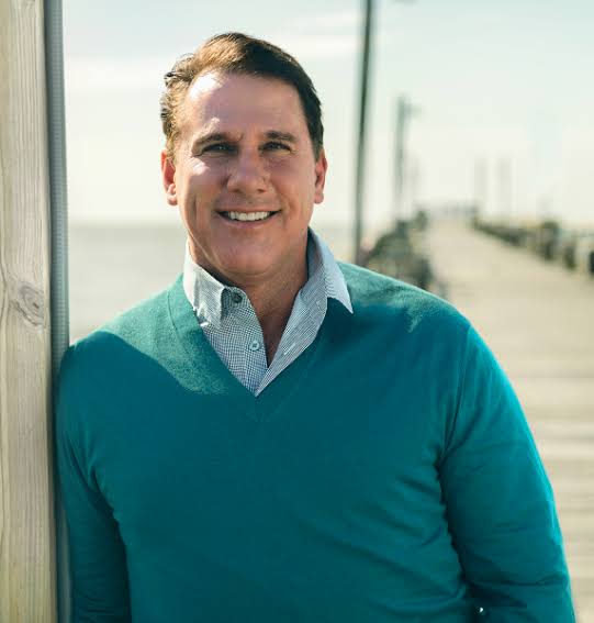 photo-Nicholas Sparks 2020