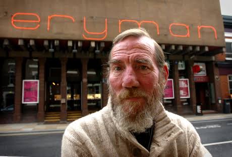photo-Pete Postlethwaite 2010