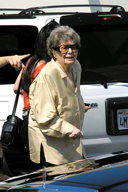 photo-Shelley Winters 2001