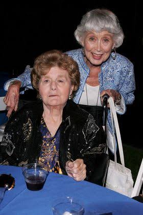 photo-Shelley Winters 2004