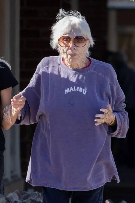 photo-Shirley MacLaine 2023