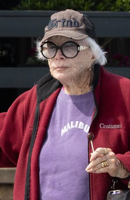 photo-Shirley MacLaine 2024