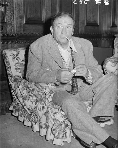 photo-Victor McLaglen 1954