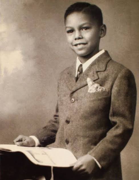 photo-Colin Powell 1945