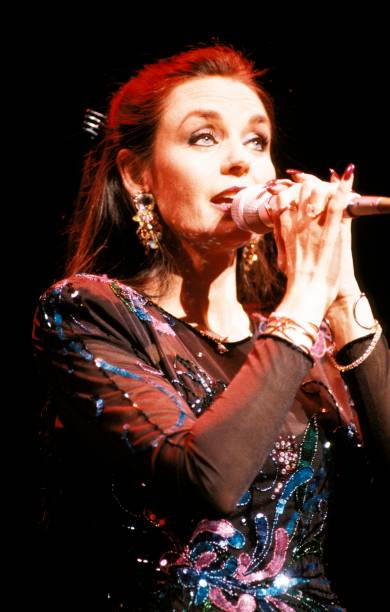 photo-Crystal Gayle 1995
