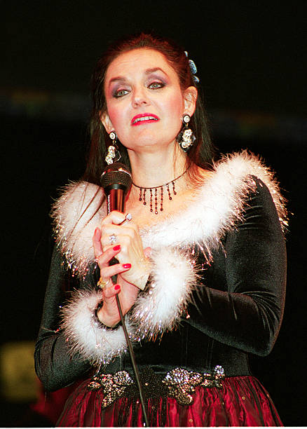 photo-Crystal Gayle 2001
